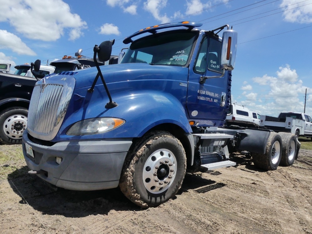 2013 International Day Cab Semi (A50120)