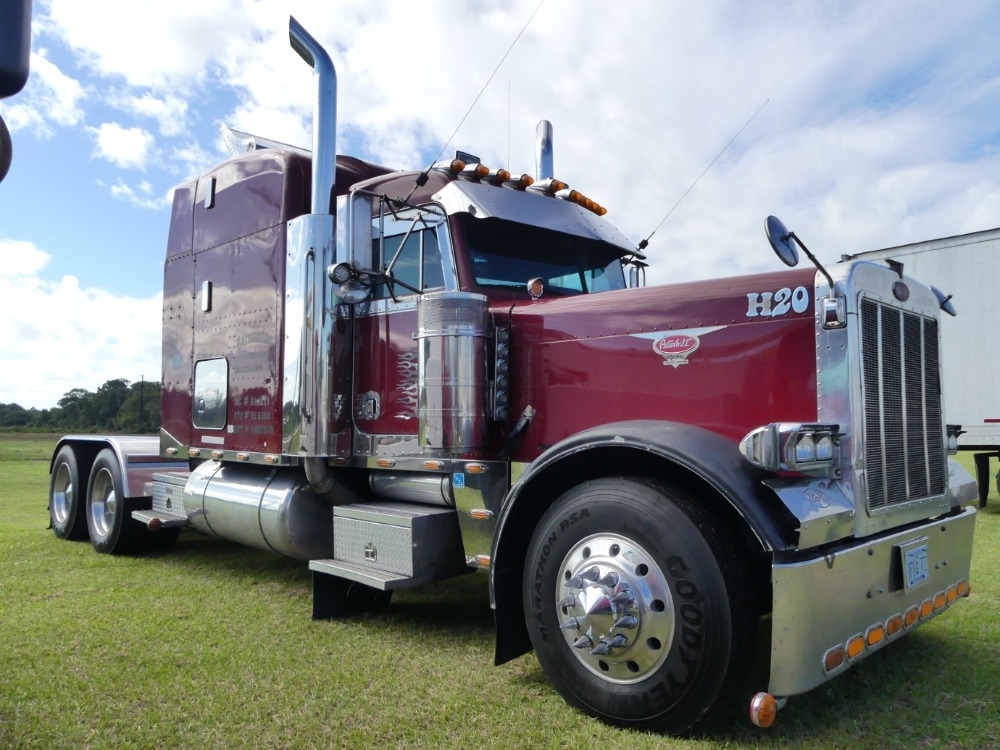 2000 Peterbilt 379 (A57148)