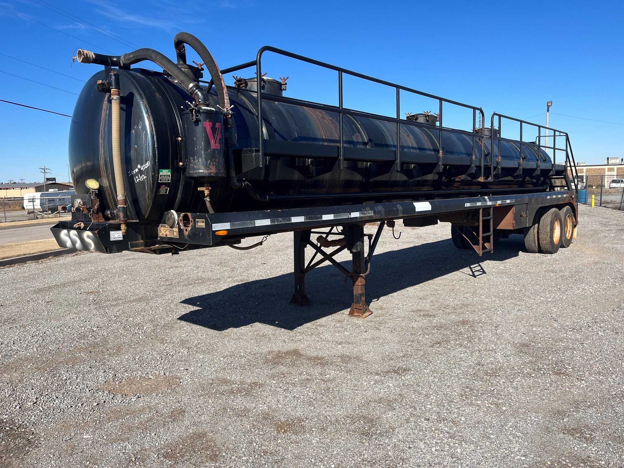 2011 V.E. ENTERPRISES 130 BBL STEEL VACUUM TANK TRAILER (A50854)