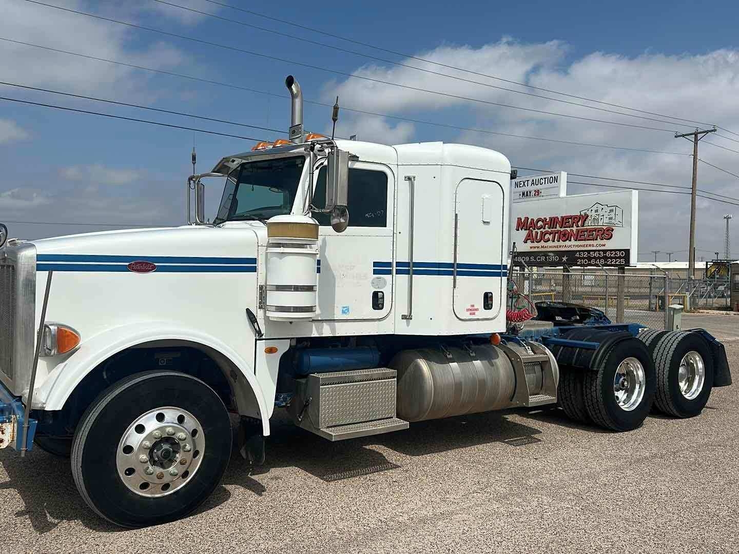 2013 PETERBILT 367 (A47001)