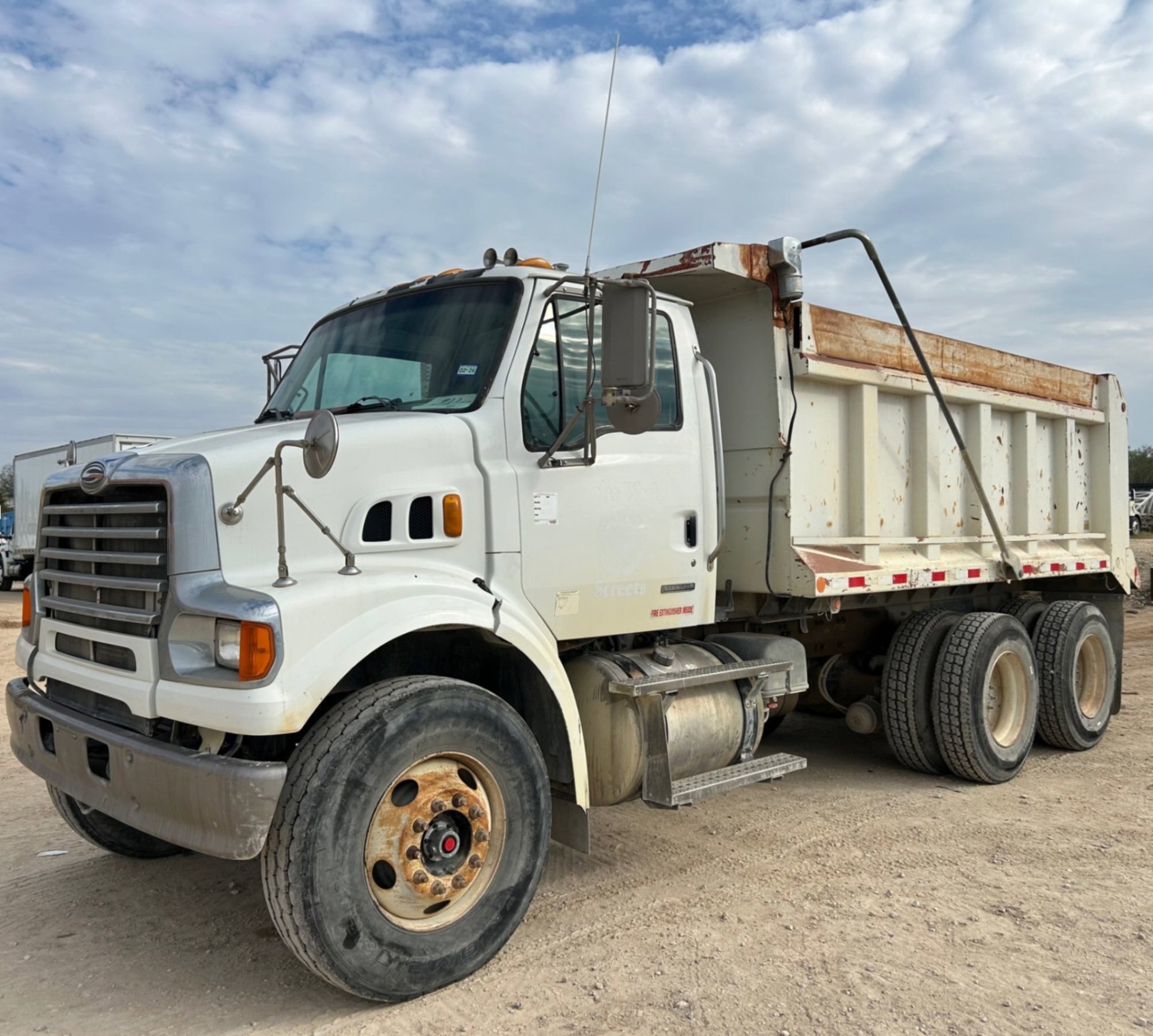 2008 STERLING LT7500 SERIES (A58214)