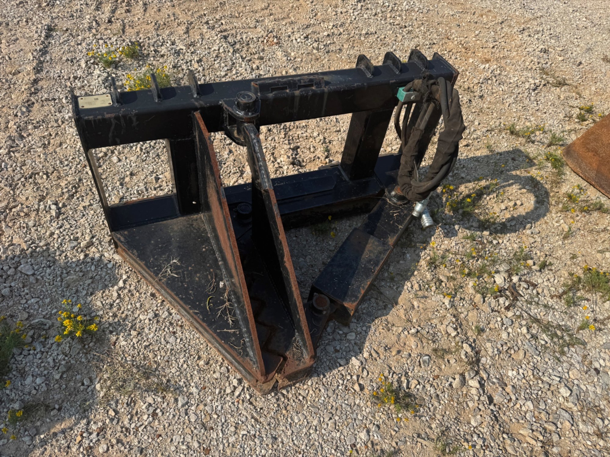 SKID STEER HYDRAULIC TREE PULLER (A52472)