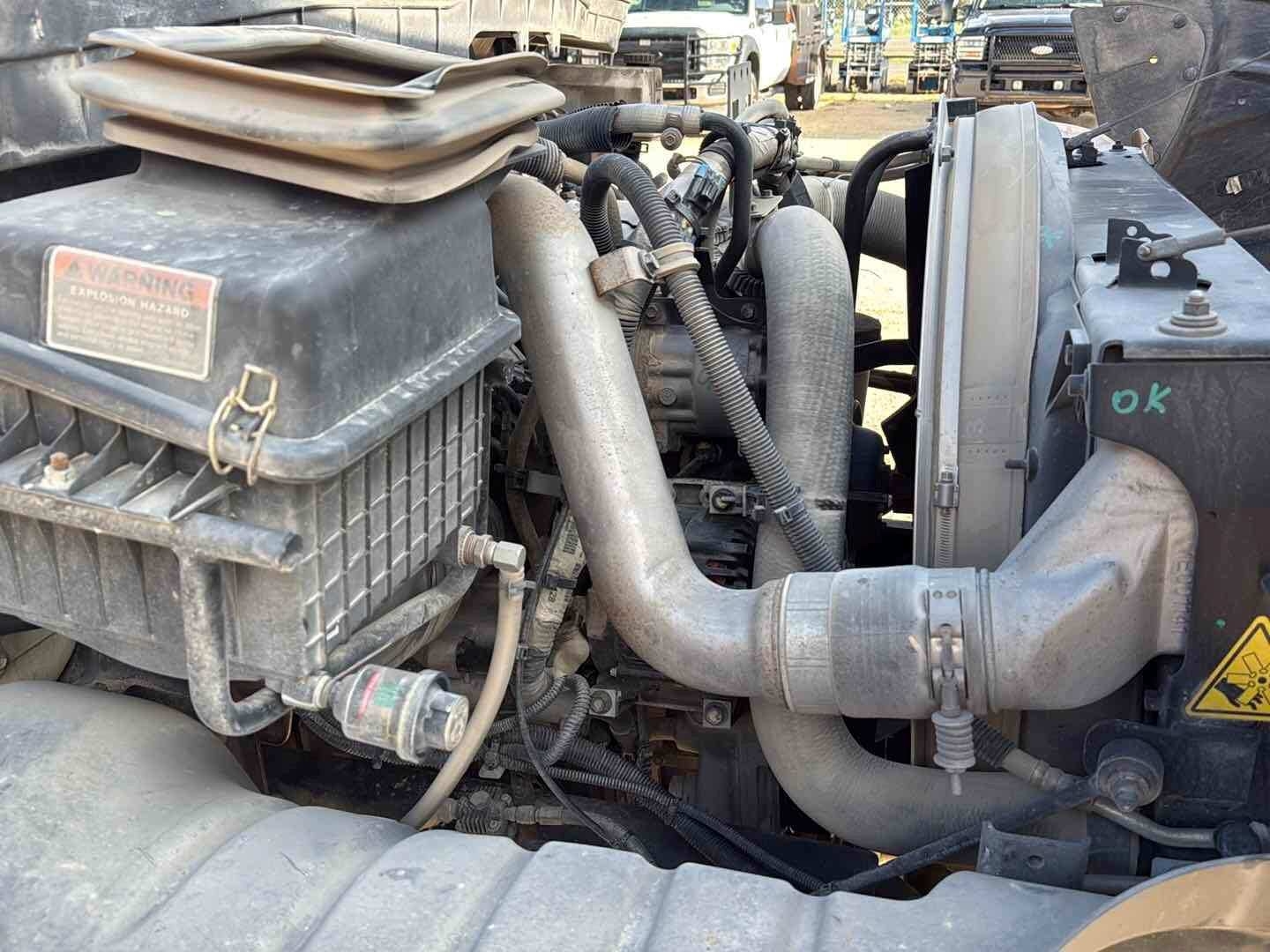 2015 INTERNATIONAL FLATBED (A58214)