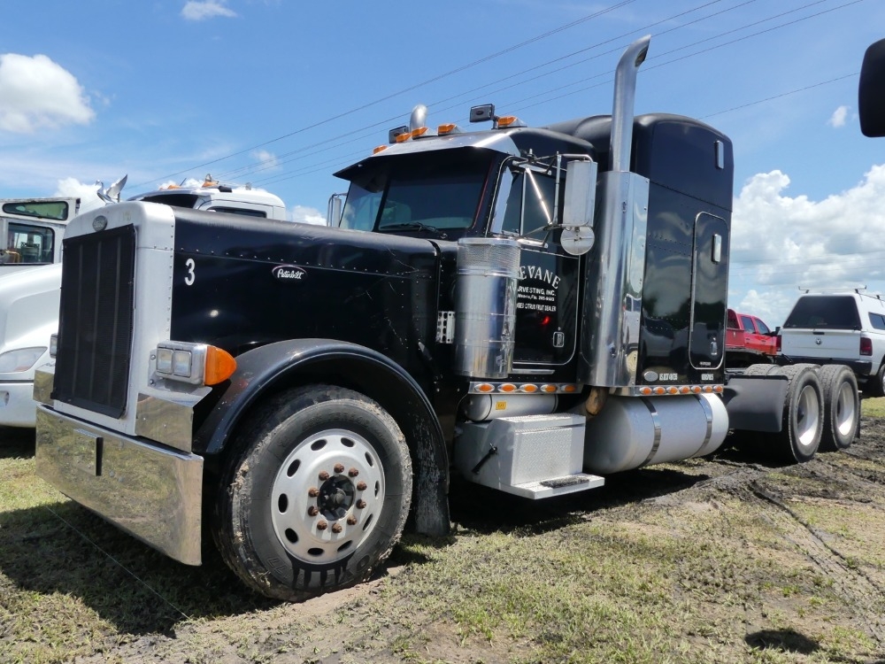 2002 Peterbilt 379 (A50120)