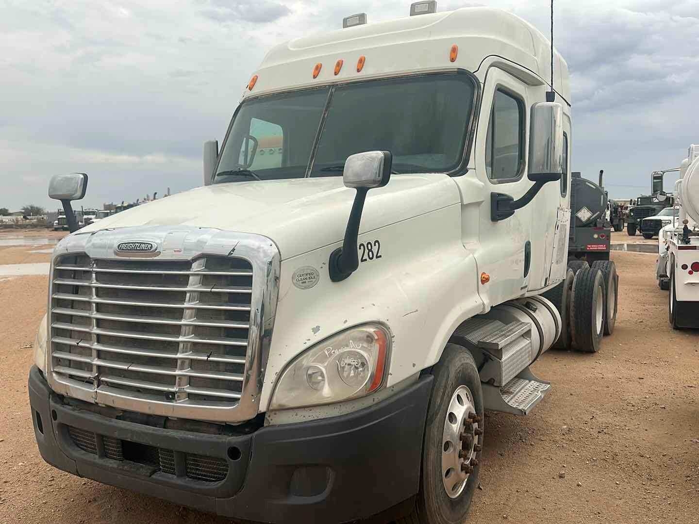2010 FREIGHTLINER CASCADIA (A55745)