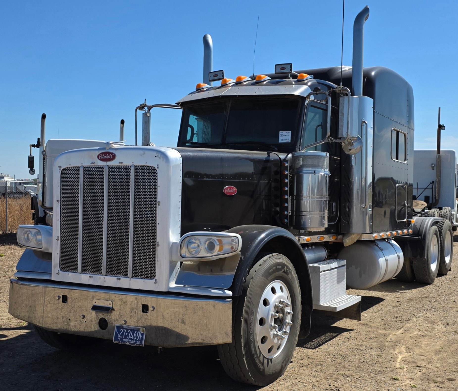 2013 PETERBILT 388 MID-ROOF SLEEPER (A52472)