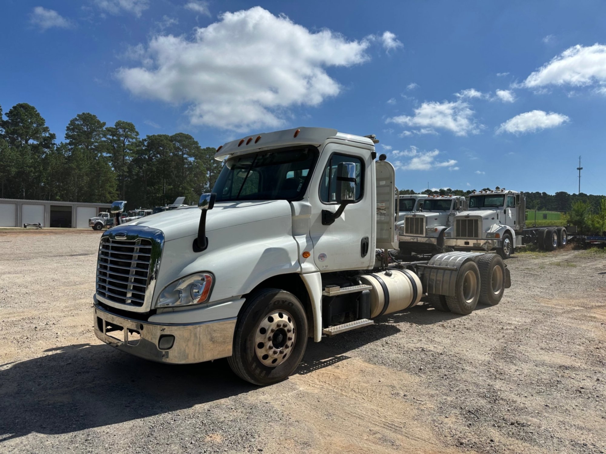 2015 FREIGHTLINER CASCADIA DAYCAB (A50854)