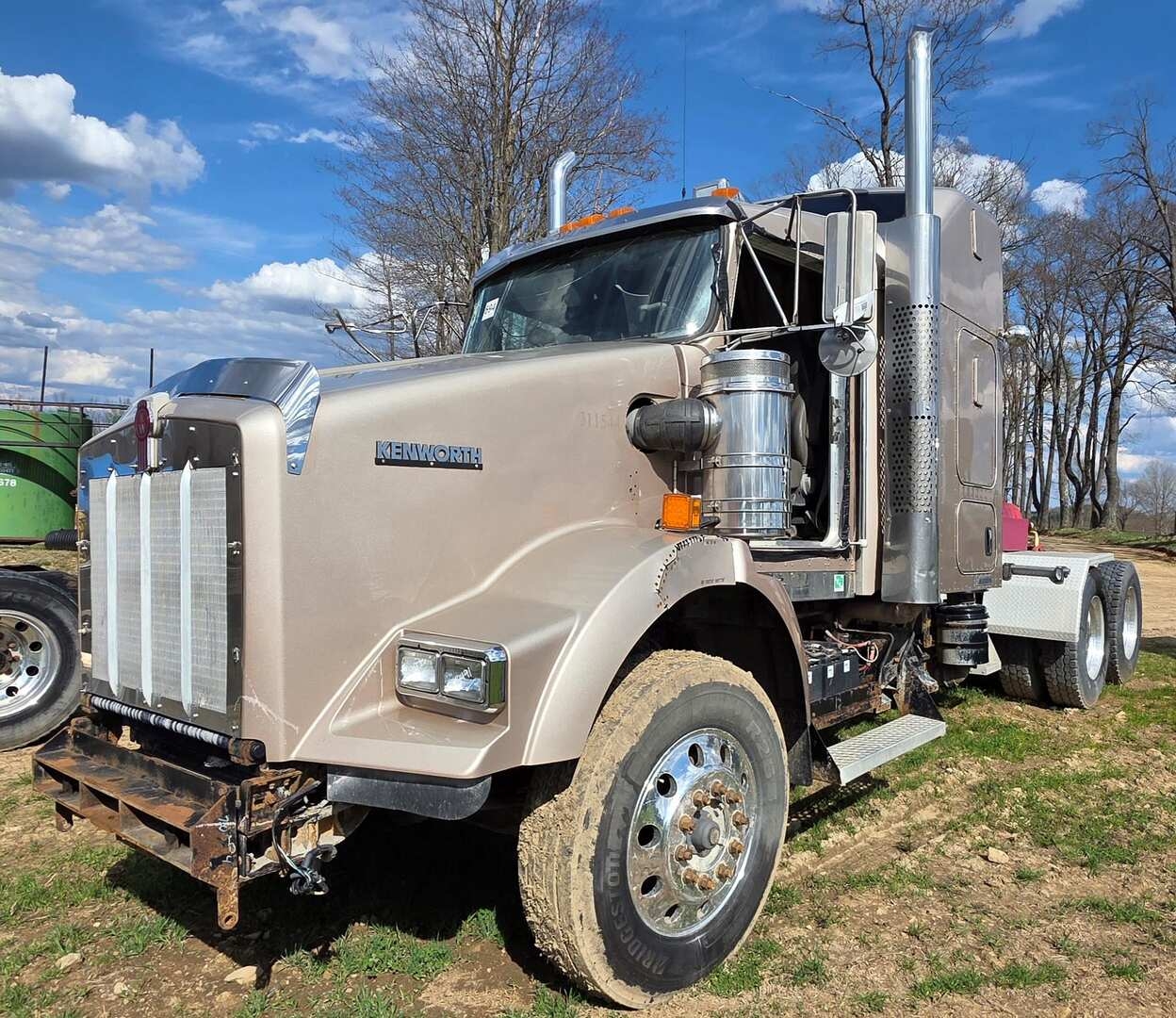 2012 KENWORTH T800 MID-ROOF SLEEPER (INOPERABLE) (A45333)