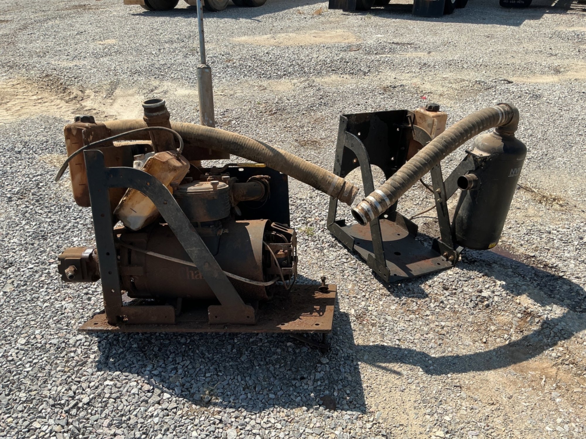 PAIR OF FRAME MOUNTS FOR VACUUM PUMPS (A53843)
