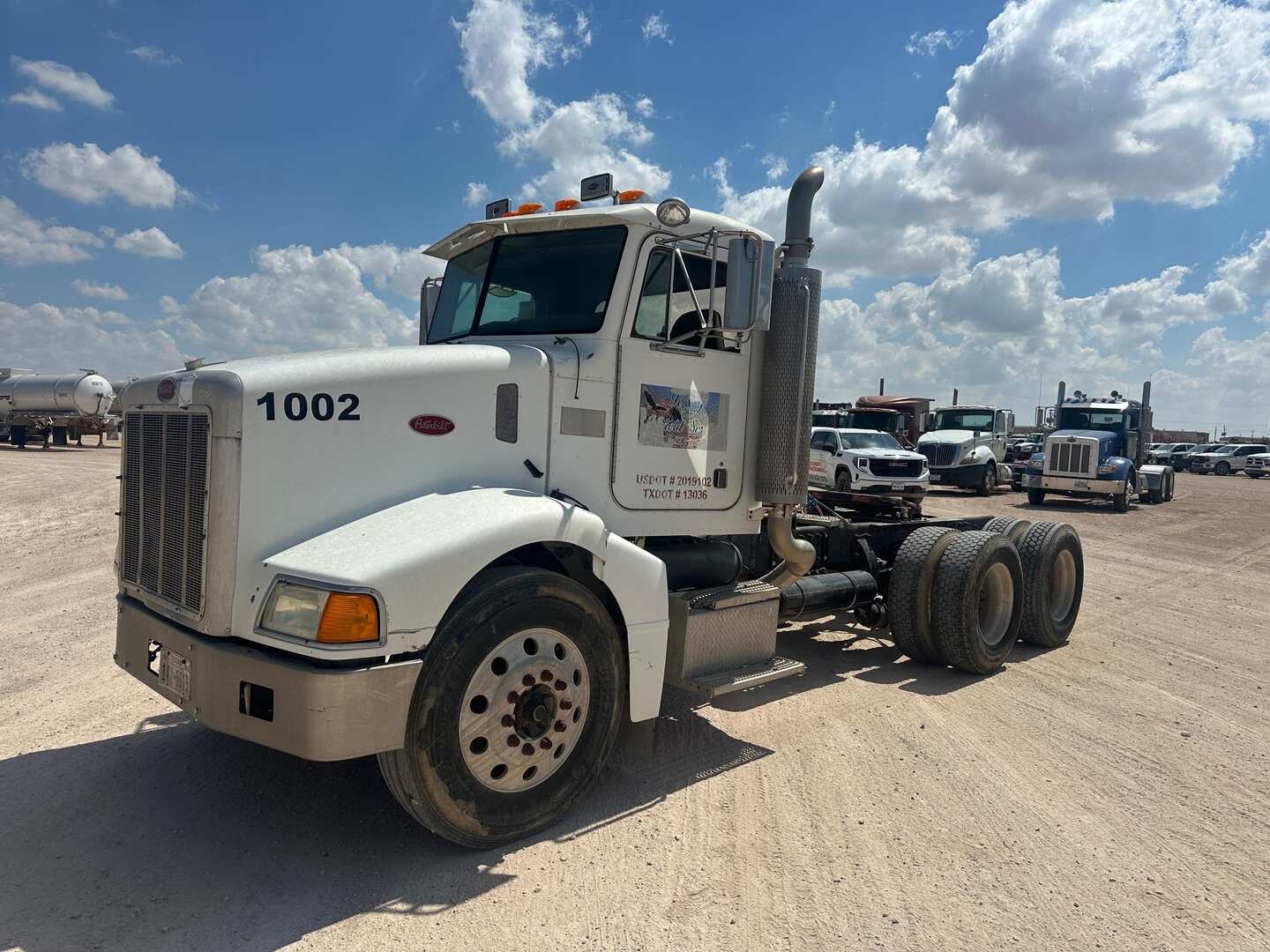 2004 PETERBILT 385 (A52472)