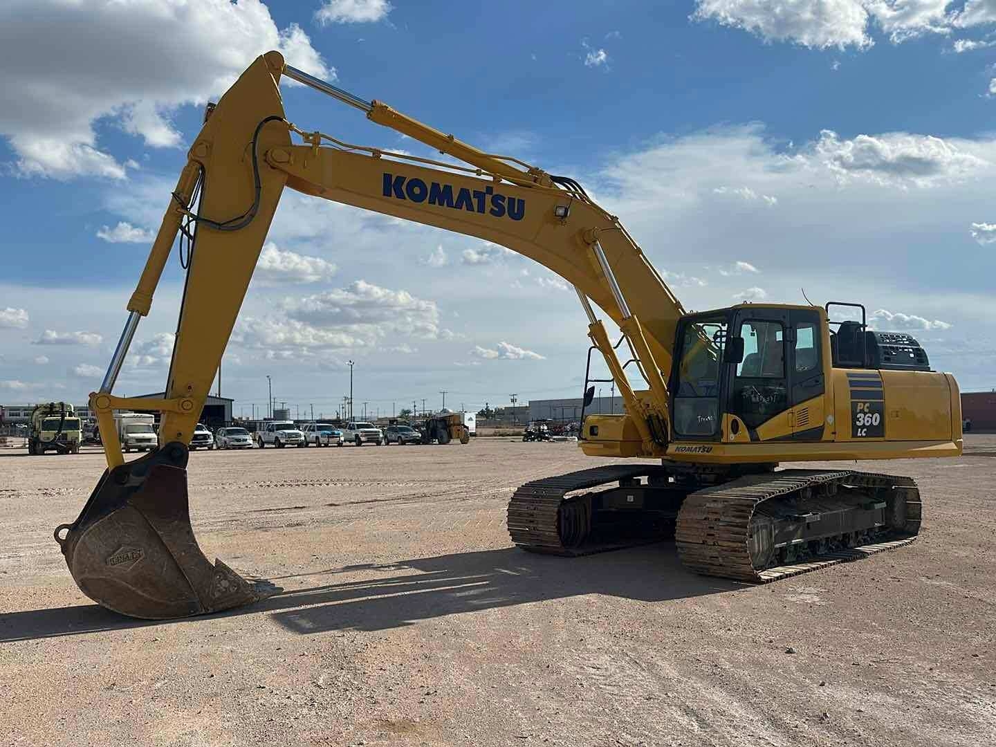 2016 KOMATSU PC360LC-11 EXCAVATOR (A58214)