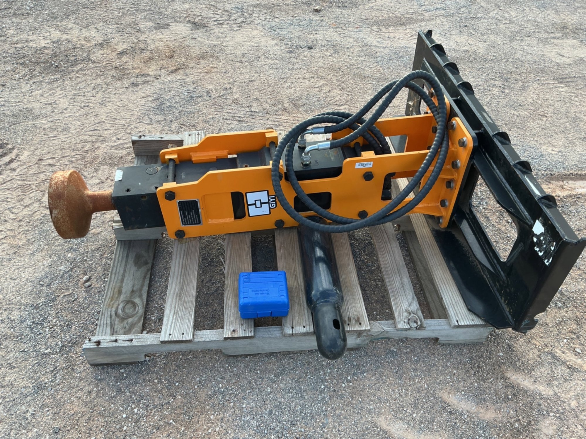 GIYI 680 SKID STEER T POST DRIVER (A53843)