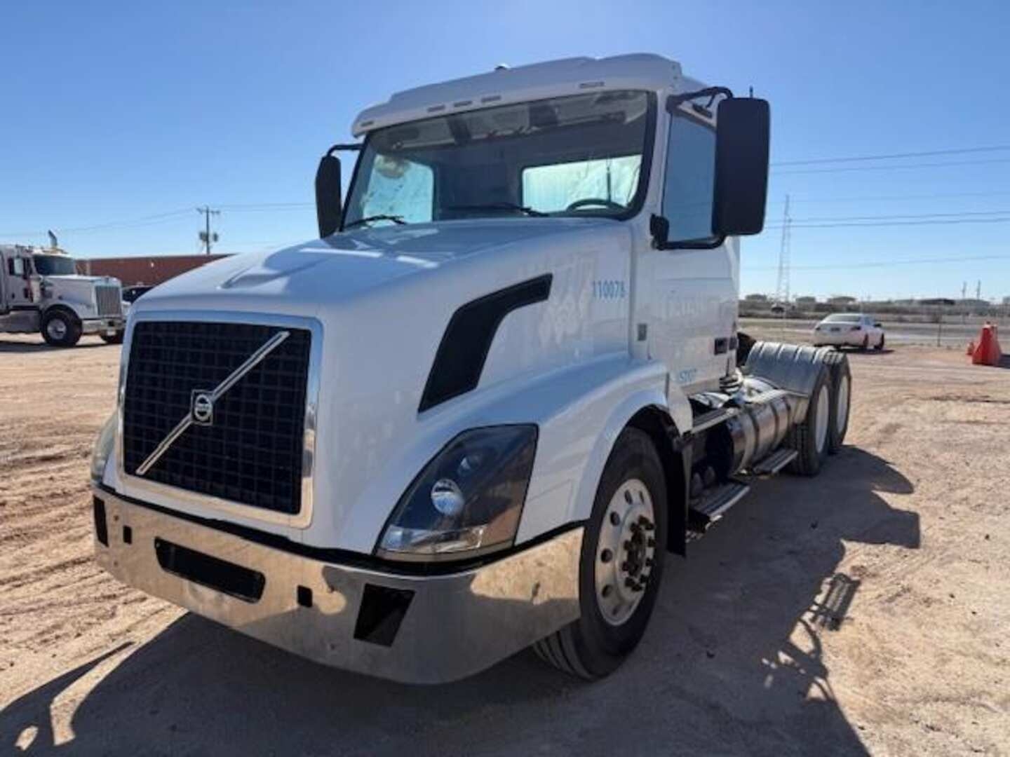 2013 VOLVO TRUCK VNL (A55745)