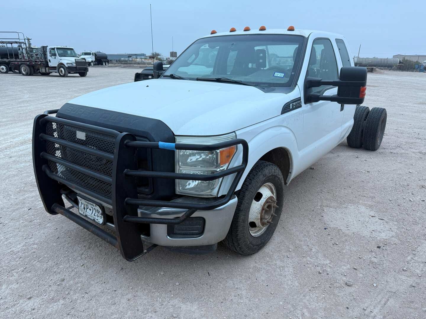 2013 FORD F-350 CAB & CHASSIS (NO KEY) (A58214)