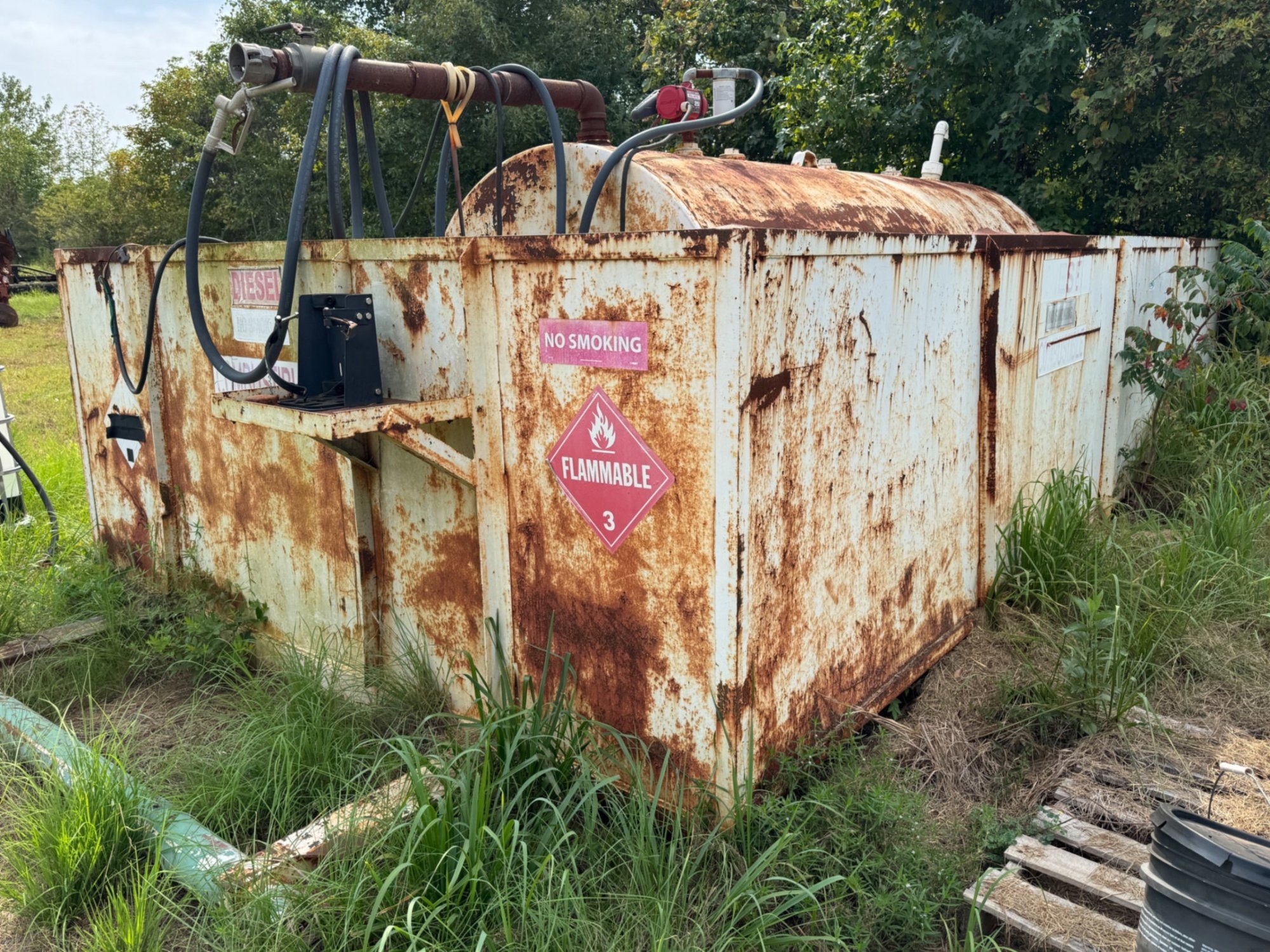 3000 GAL  SELF CONTAINED FUEL SKID (A52472)