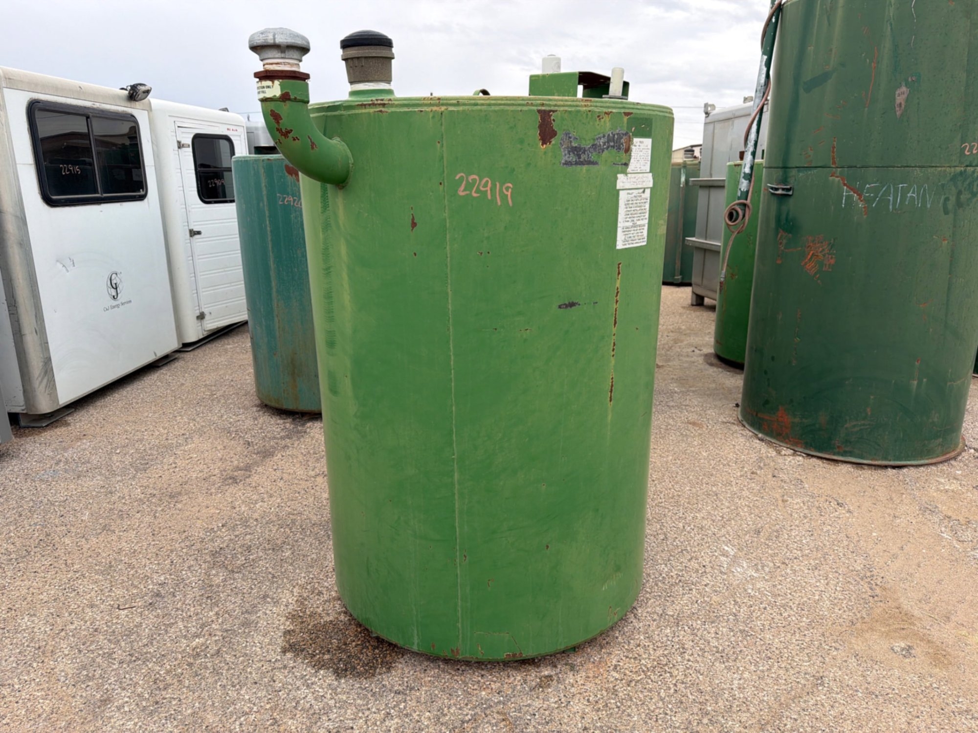 HYDRAULIC FLUID TANK (A68842)