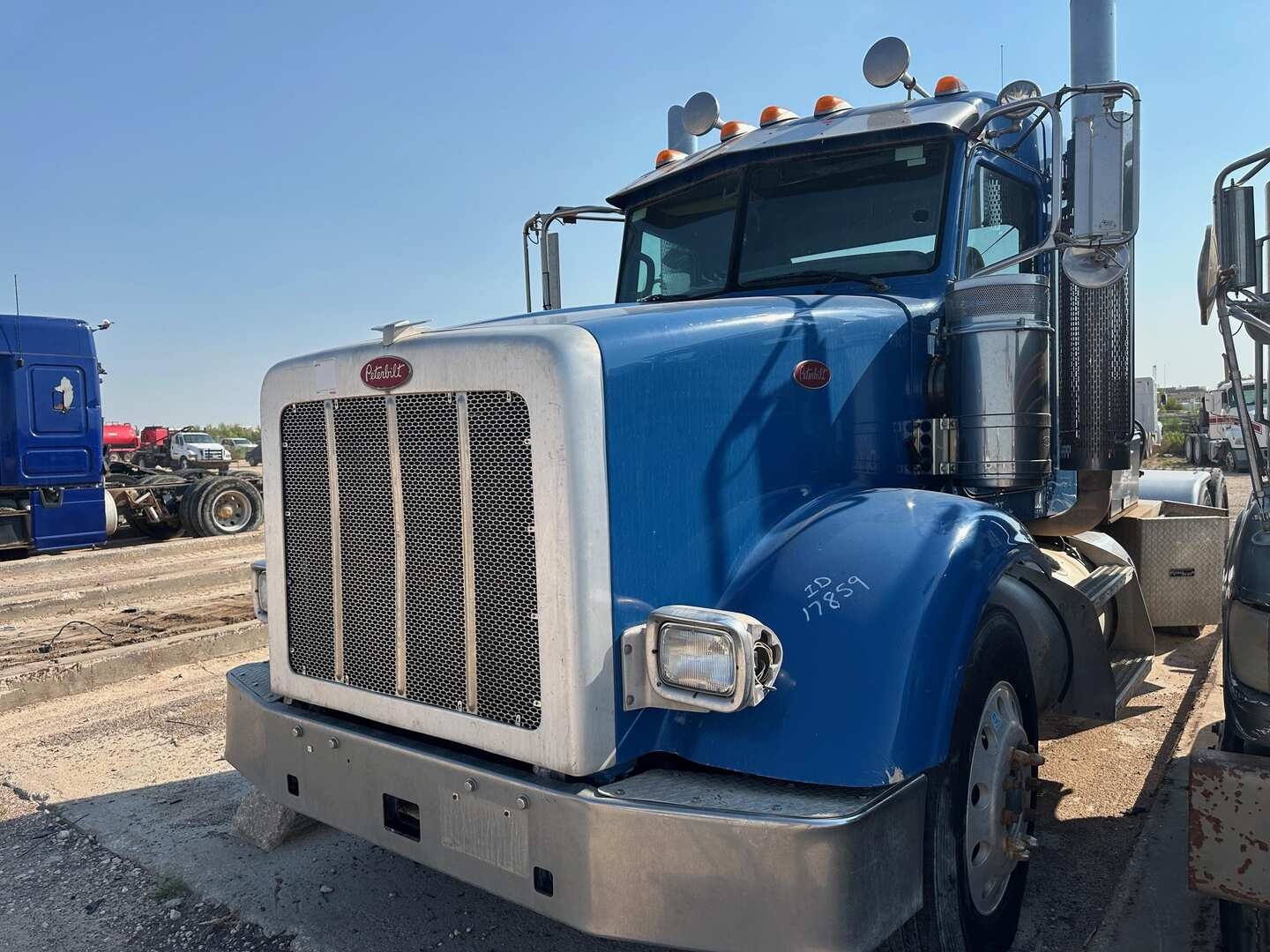 2013 PETERBILT 367 DAYCAB (INOPERABLE) (A52472)
