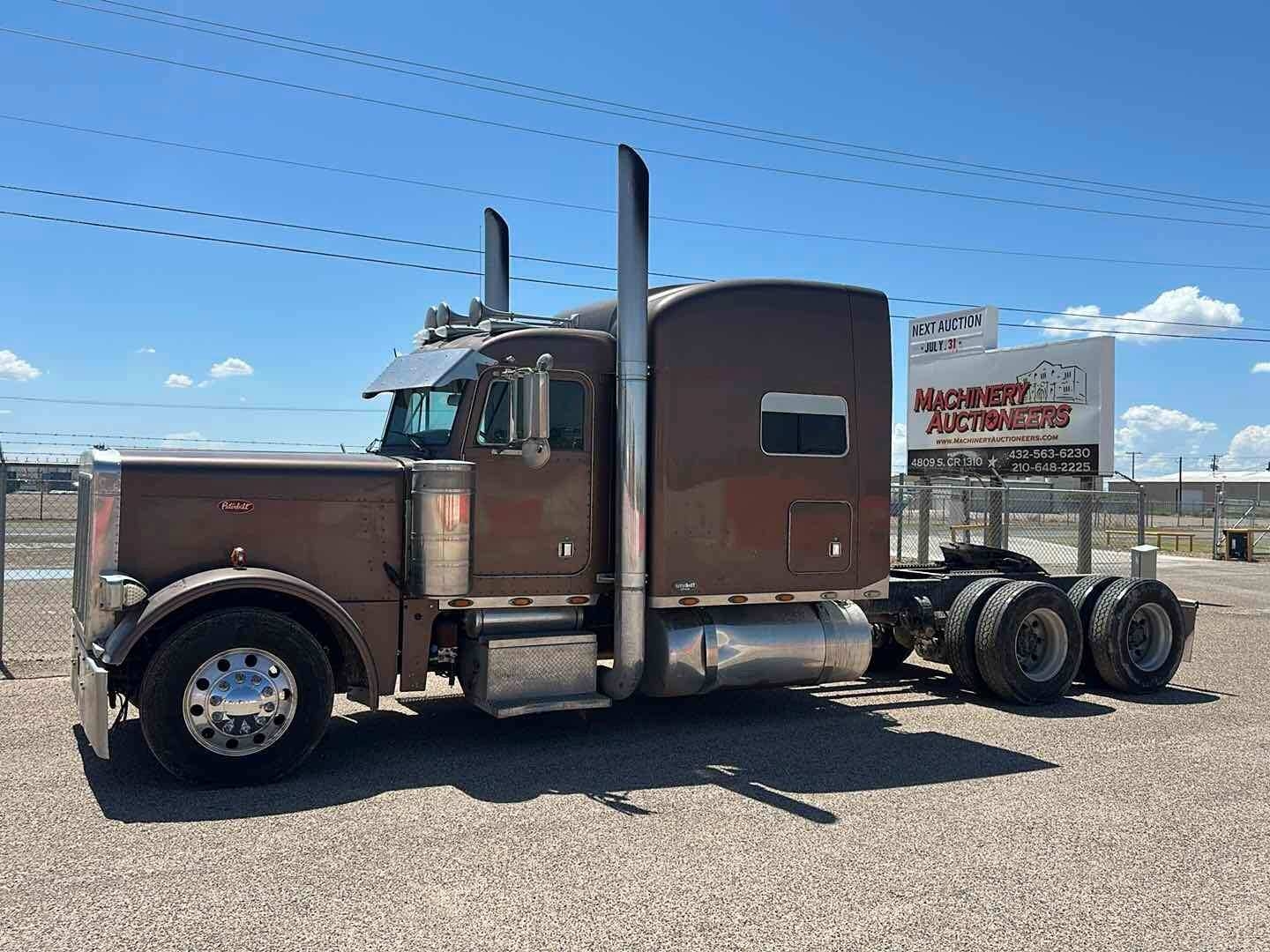 2003 PETERBILT 379 (A50854)