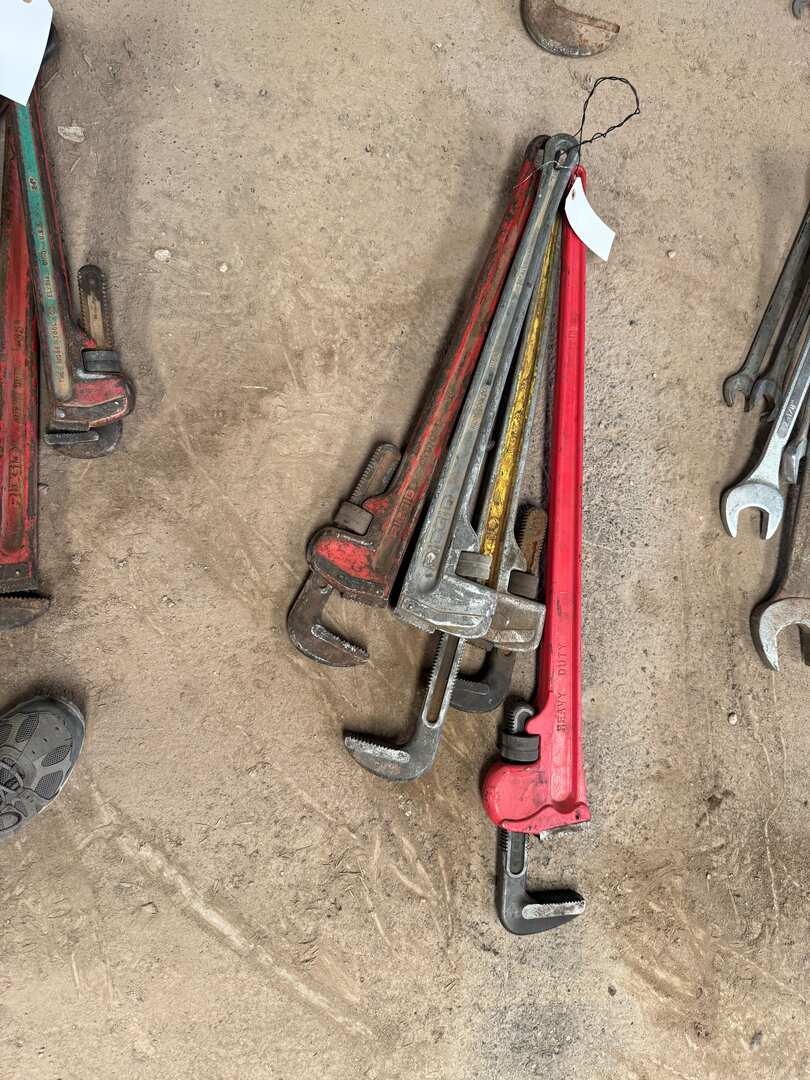 PIPE WRENCHES (A53843)
