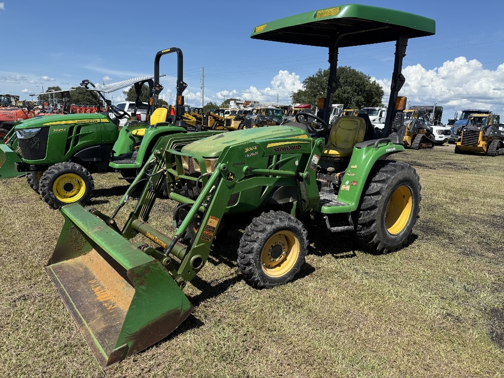 John Deere 3025E (A50120)