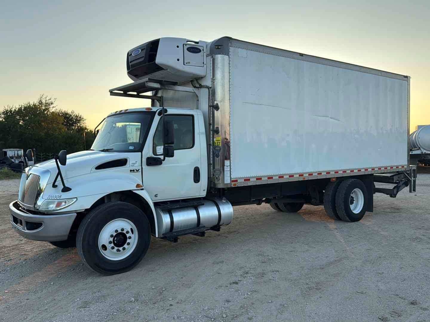 2020 INTERNATIONAL MV607 REEFER BOX TRUCK (A55745)