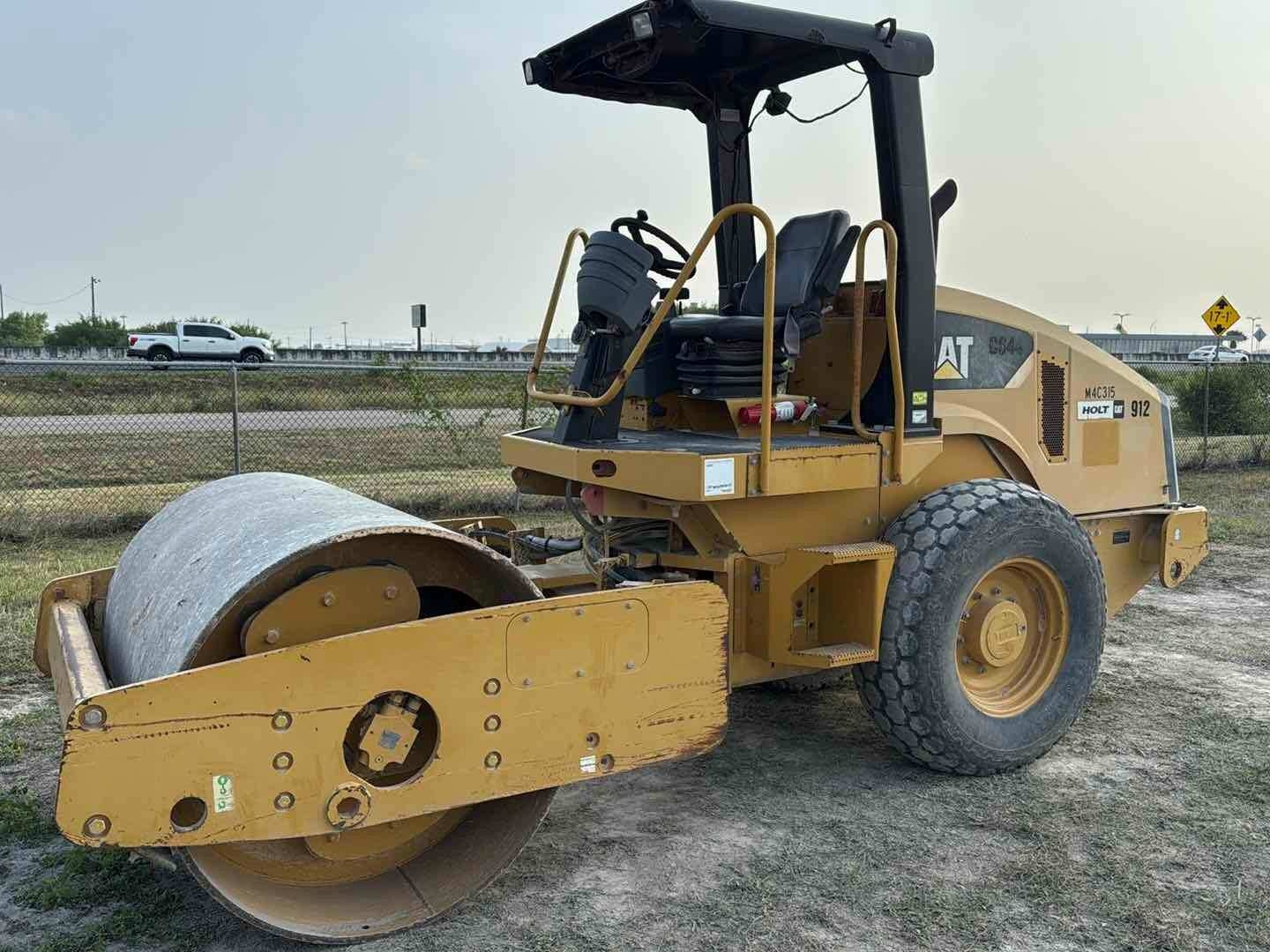2012 CAT CS44 (A47001)