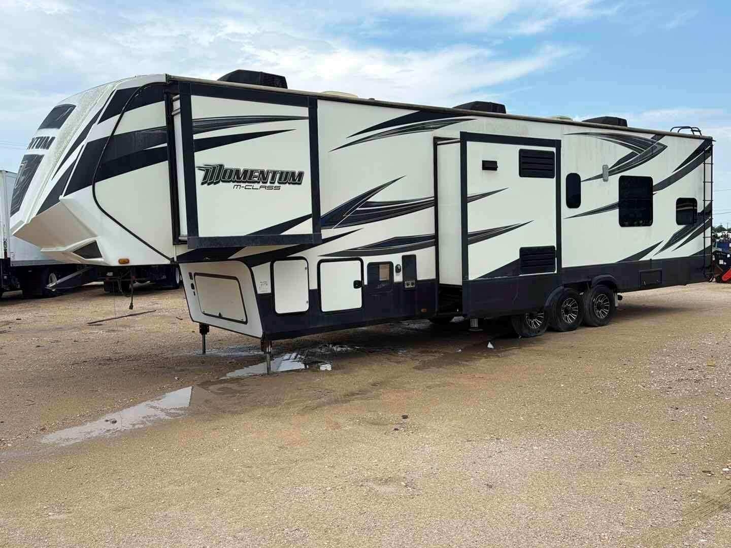 2017 GRAND DESIGN RV MOMENTUM (A58214)