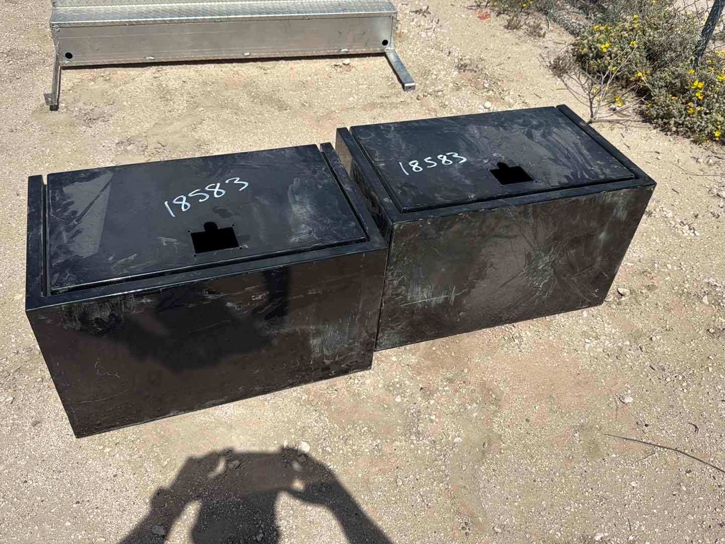 2 - BOXES (A53843)