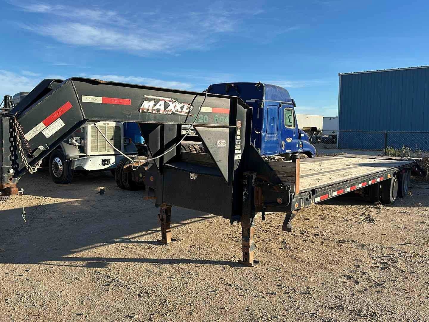 2018 MAXE 25+5 T/A GOOSENECK (A52472)