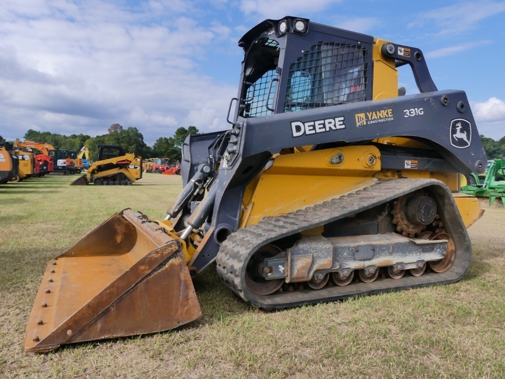 Deere 331G (A50123)