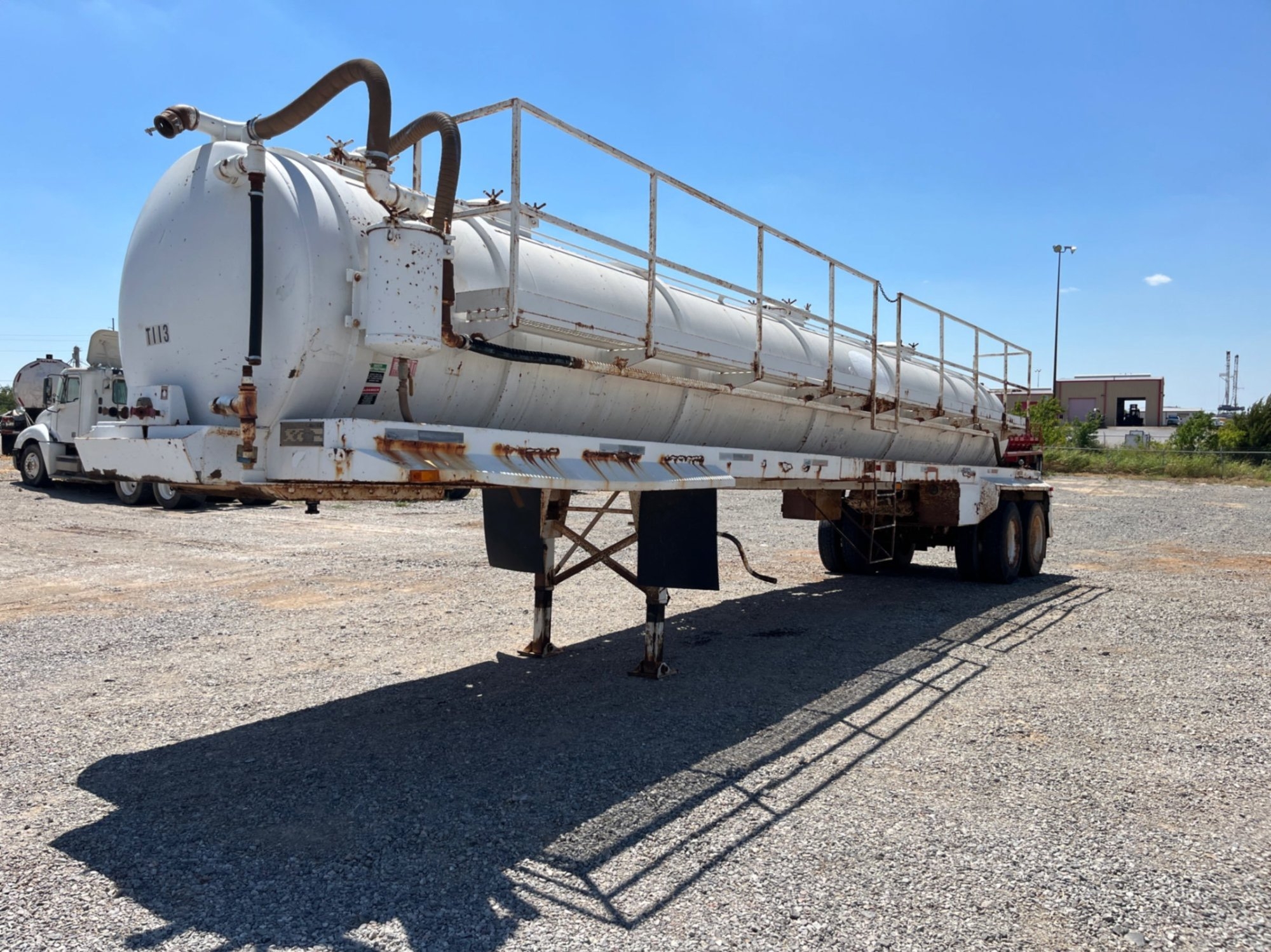 2006 V.E. ENTERPRISES 130 BBL STEEL VACUUM TRAILER (A52472)