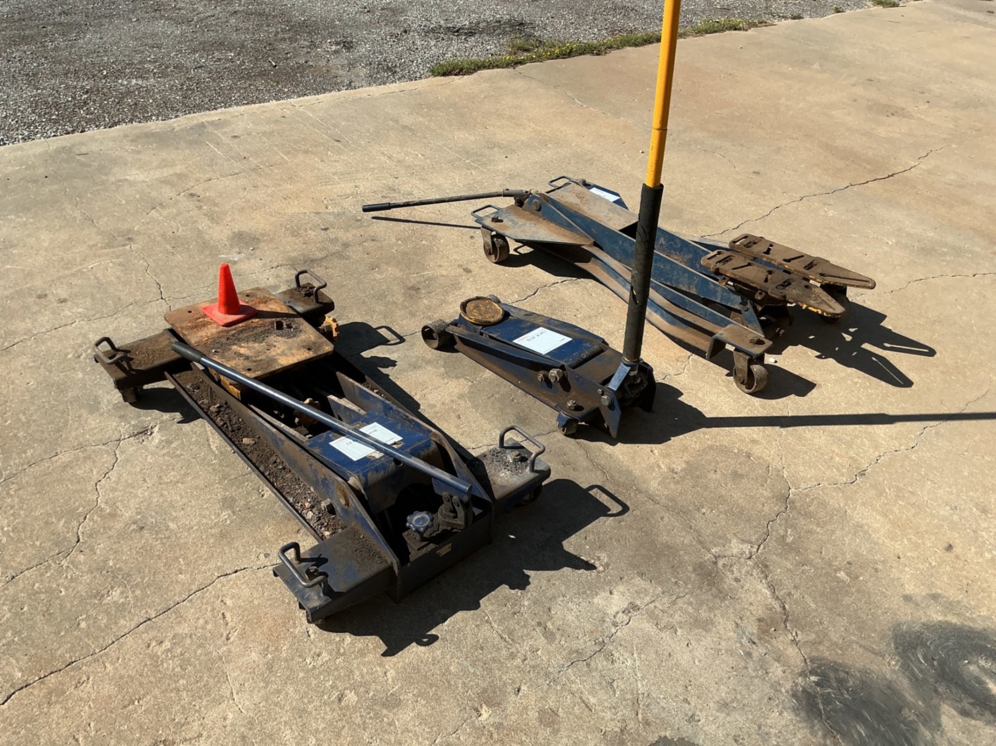 FLOOR AND TRANS TRANSMISSION JACKS (A53843)