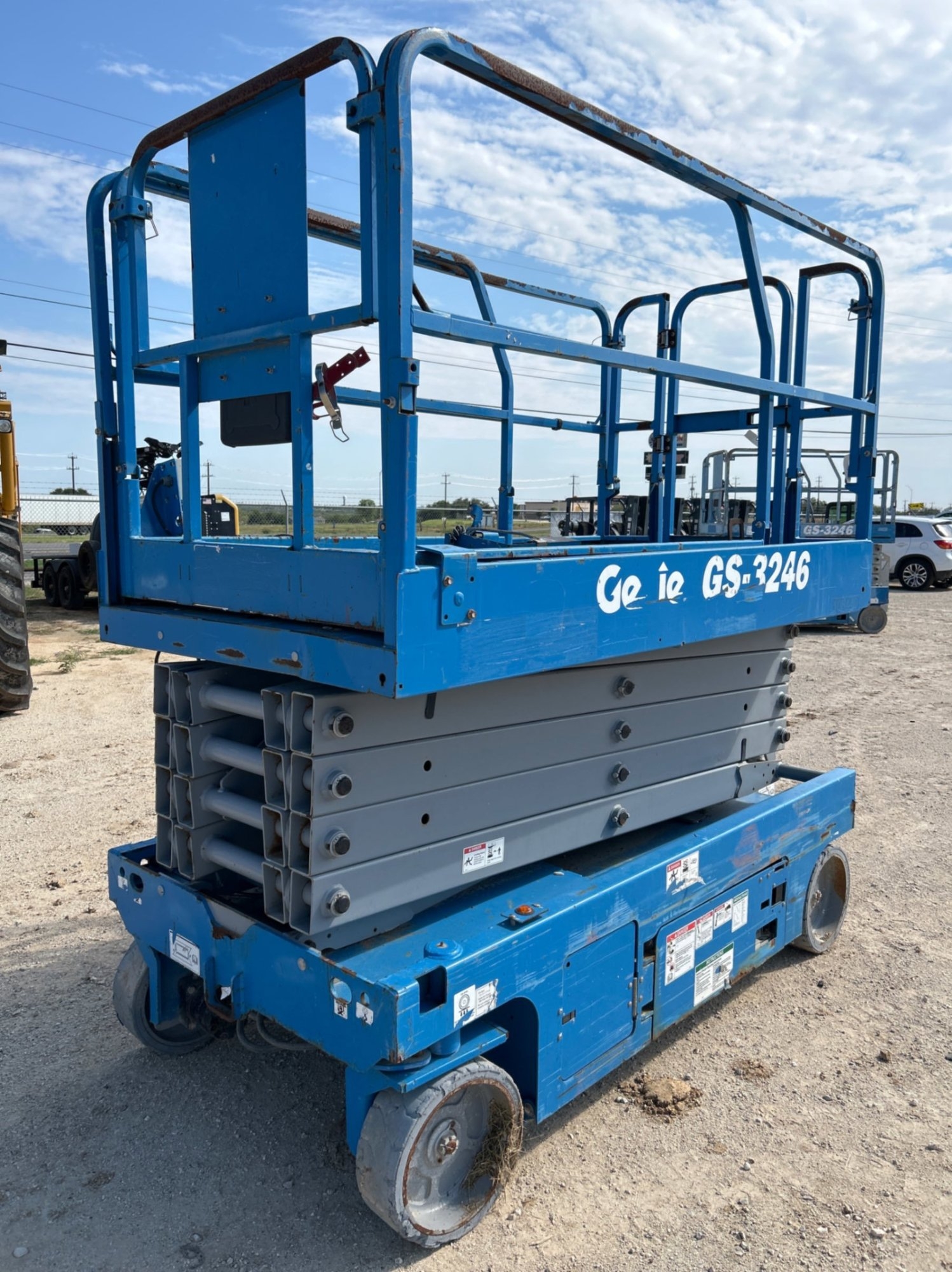 GS-3246 MAN LIFT (A52472)