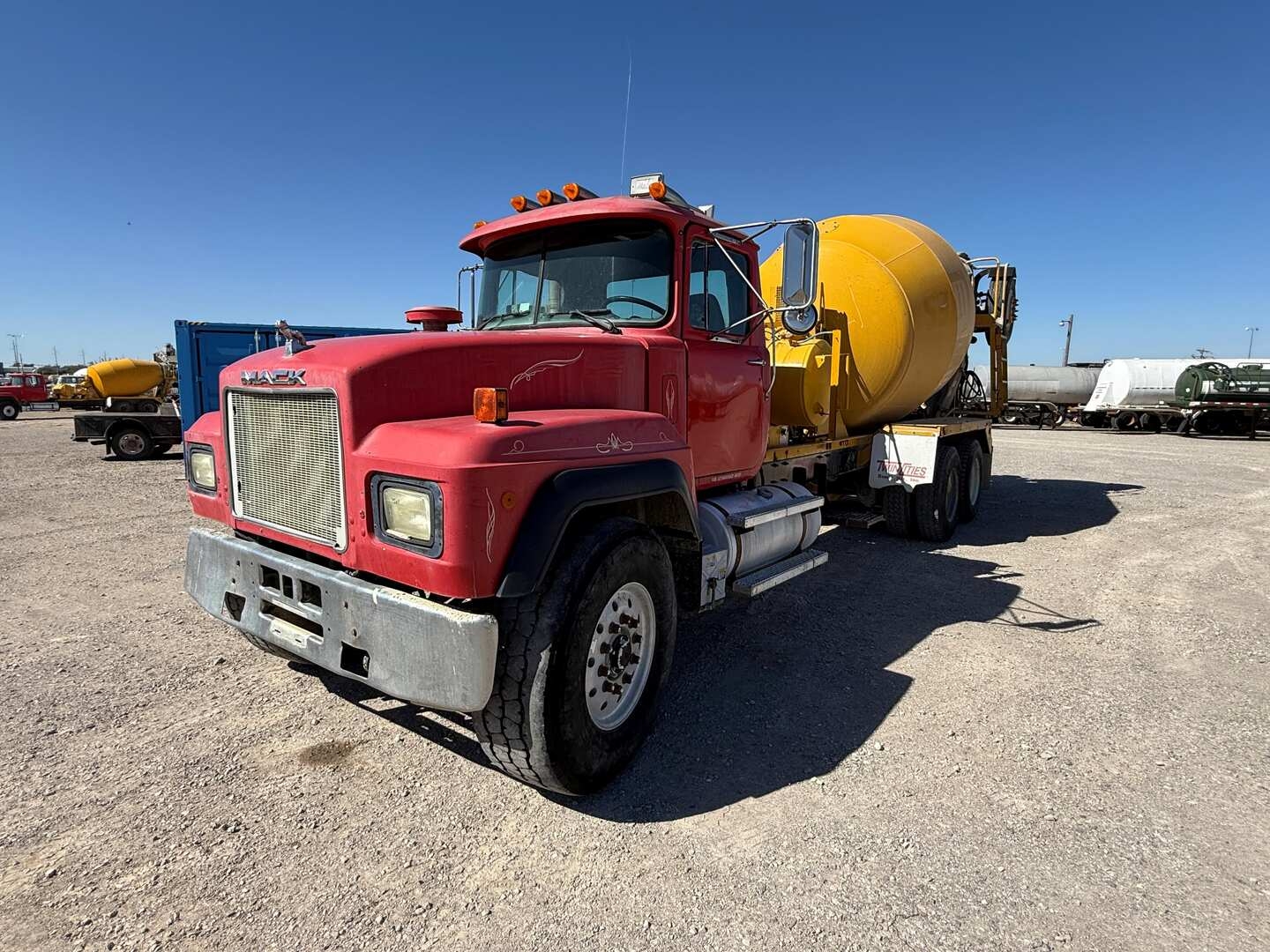 1999 MACK RD688S MIXER TRUCK (A55745)