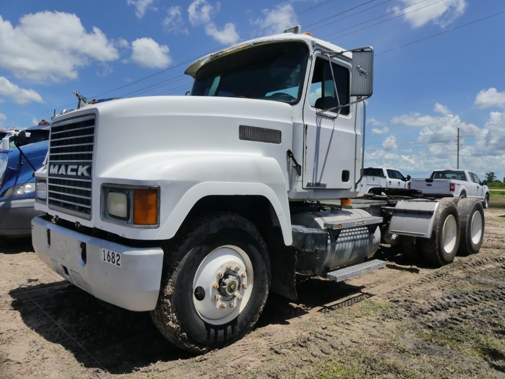 1999 Mack MaxiCruise CH613 (A50120)