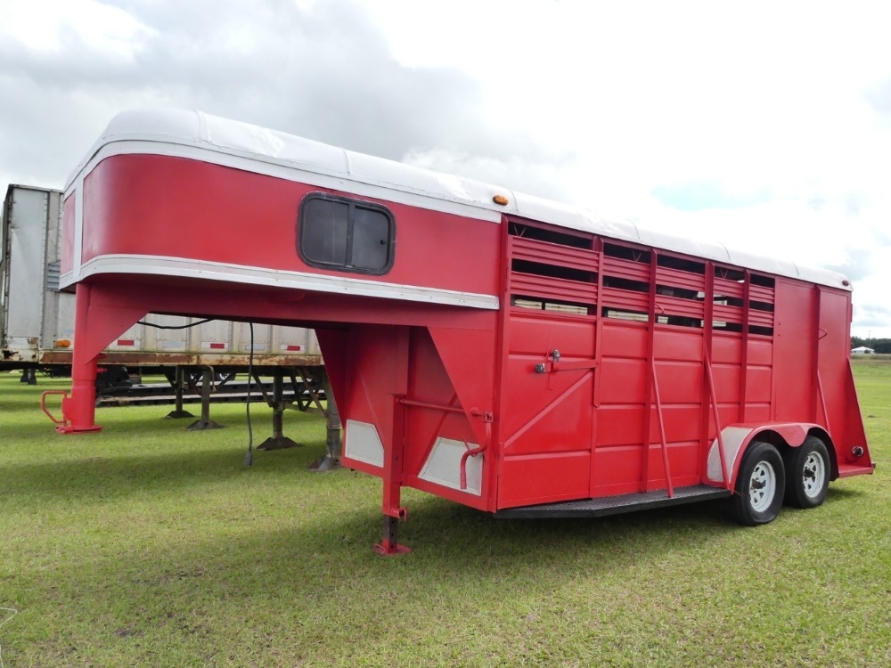 2001 Ponderosa Stock Trailer (A57148)
