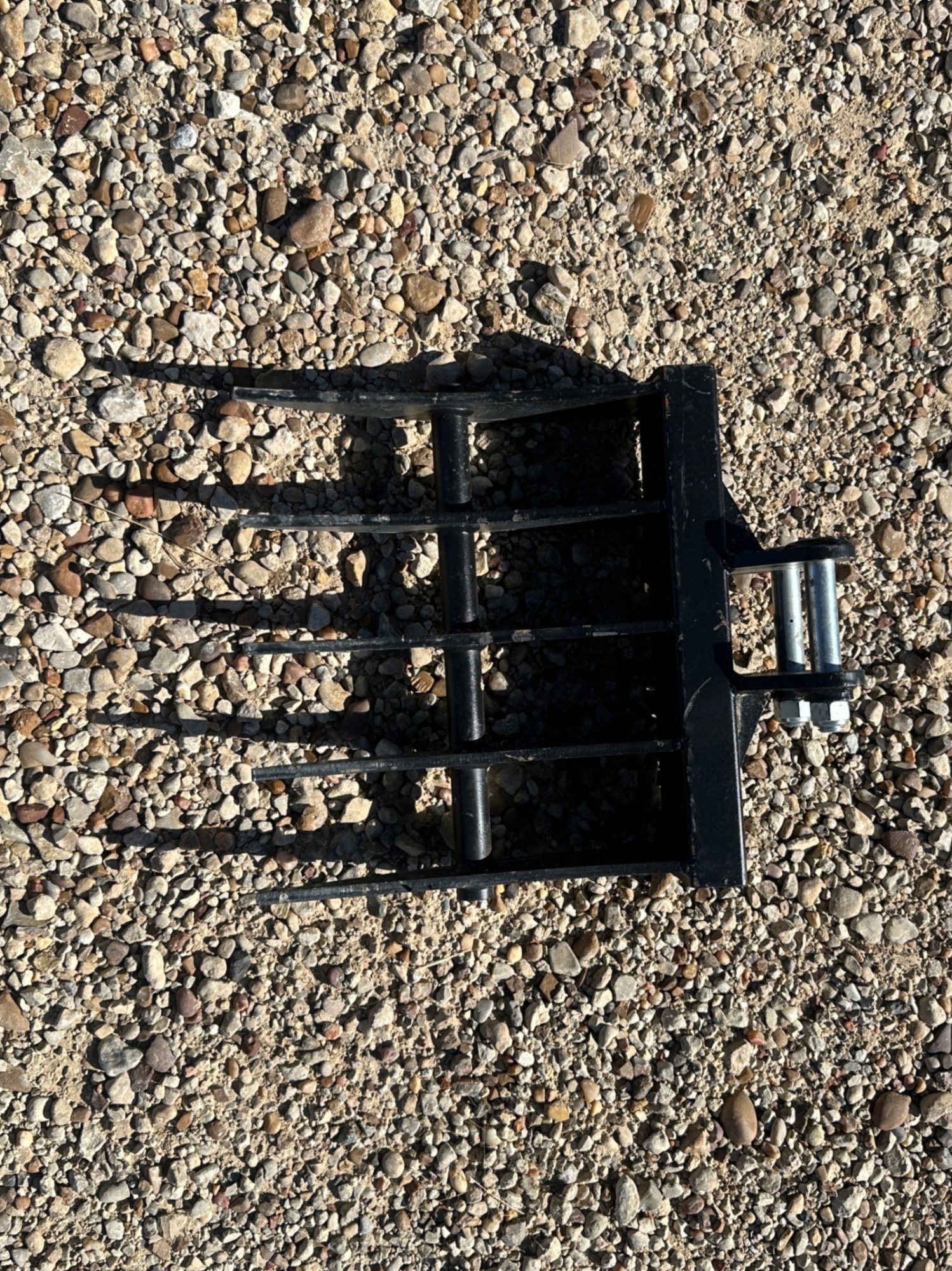 RAKE ATTACHMENT FOR MINI-EX (A55745)