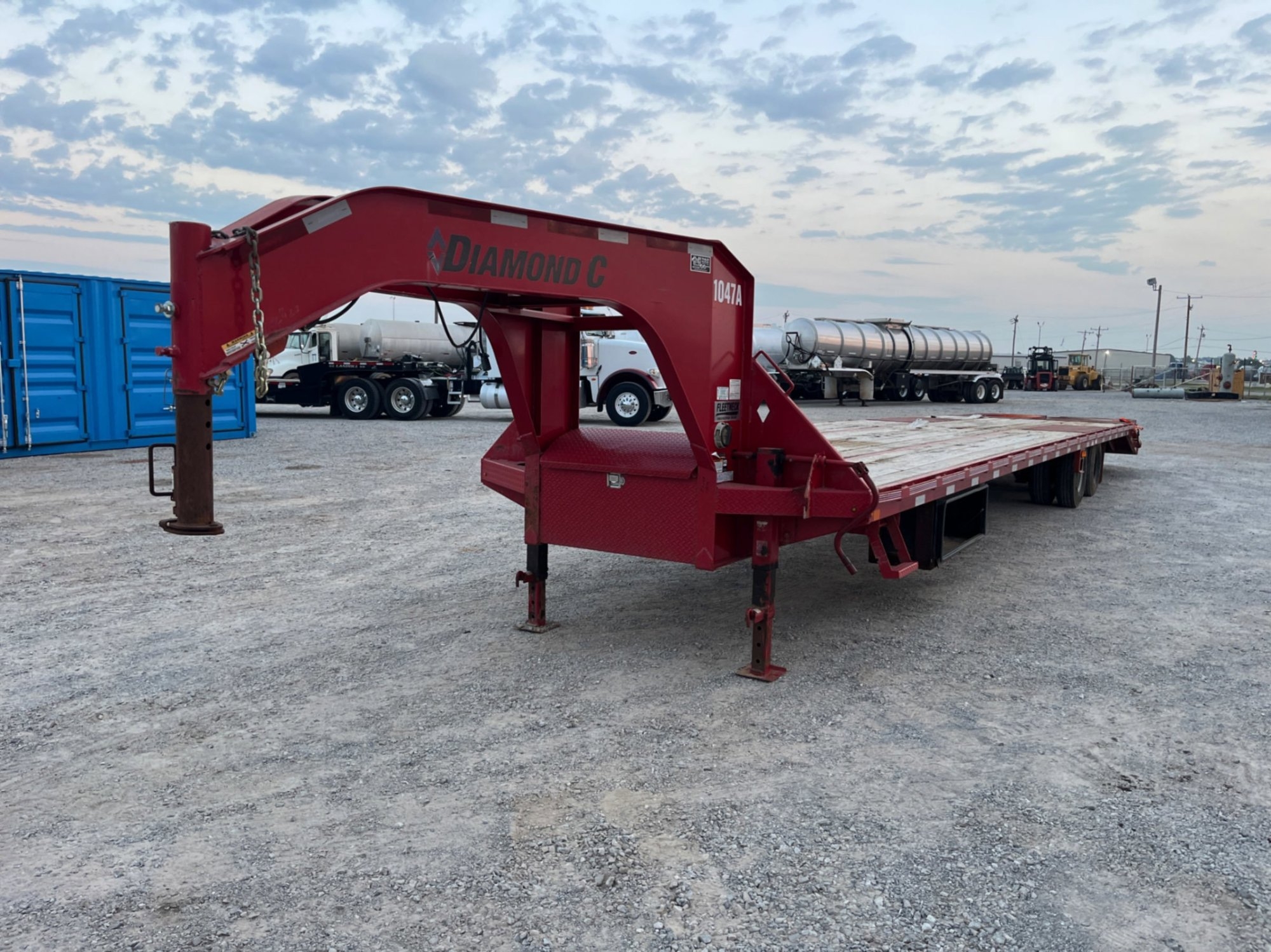 2018 DIAMOND C 40 FOOT GOOSENECK (A53843)