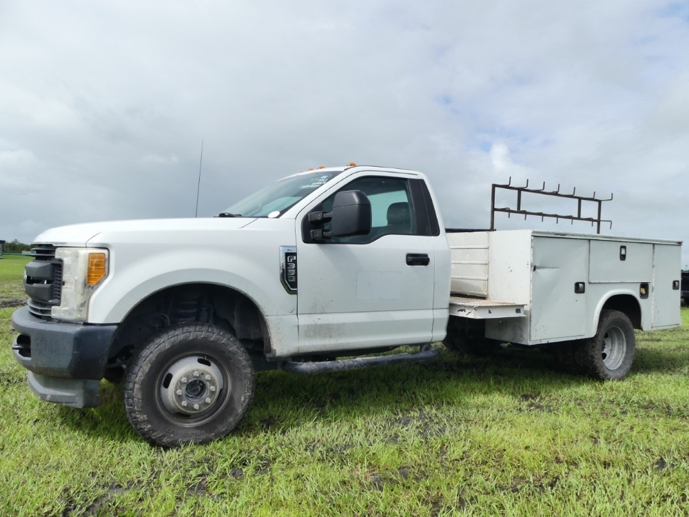 2017 Ford F-350XL (A53314)