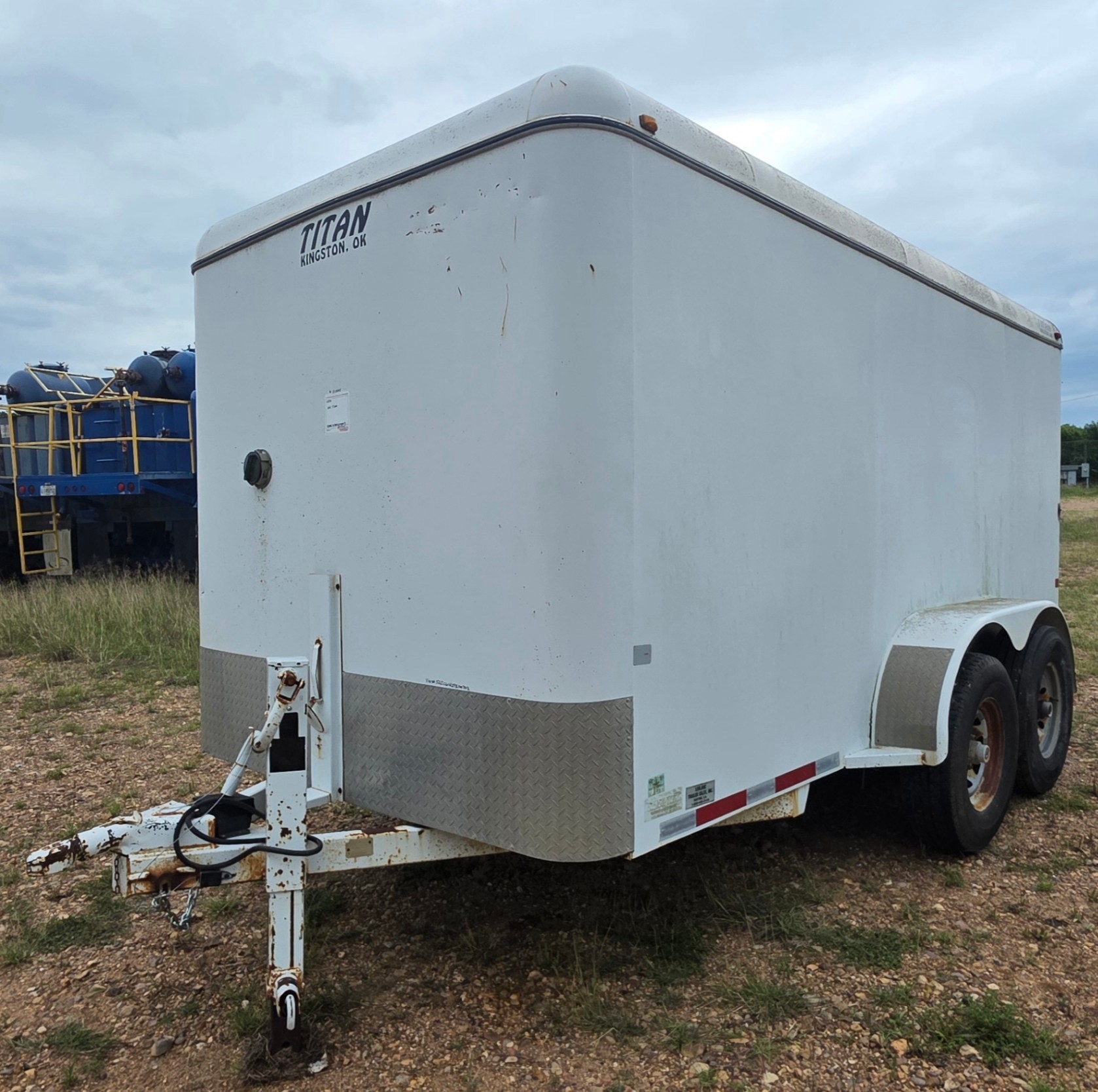 2011 VENTURE TECH ENCLOSED TRAILER (A47001)