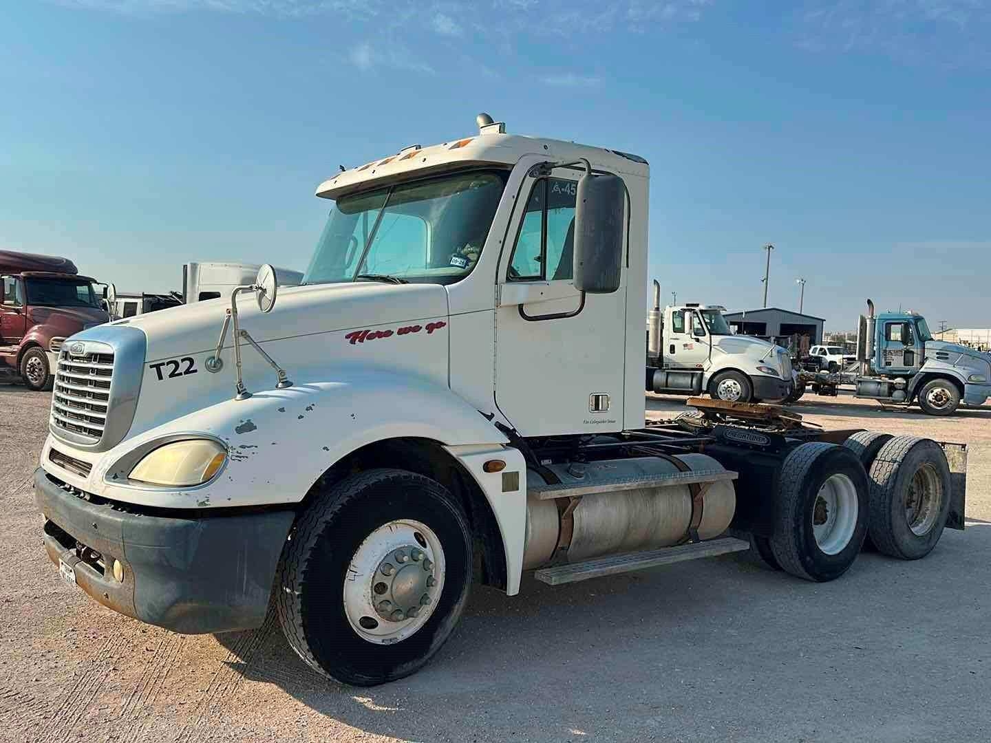 2004 FREIGHTLINER COLUMBIA 120 (A55745)