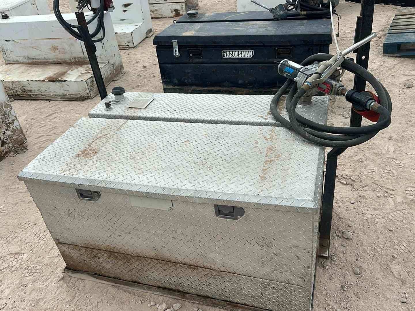 100 GAL FUEL TANK W/PUMP TOOLBOX COMBO (A52472)