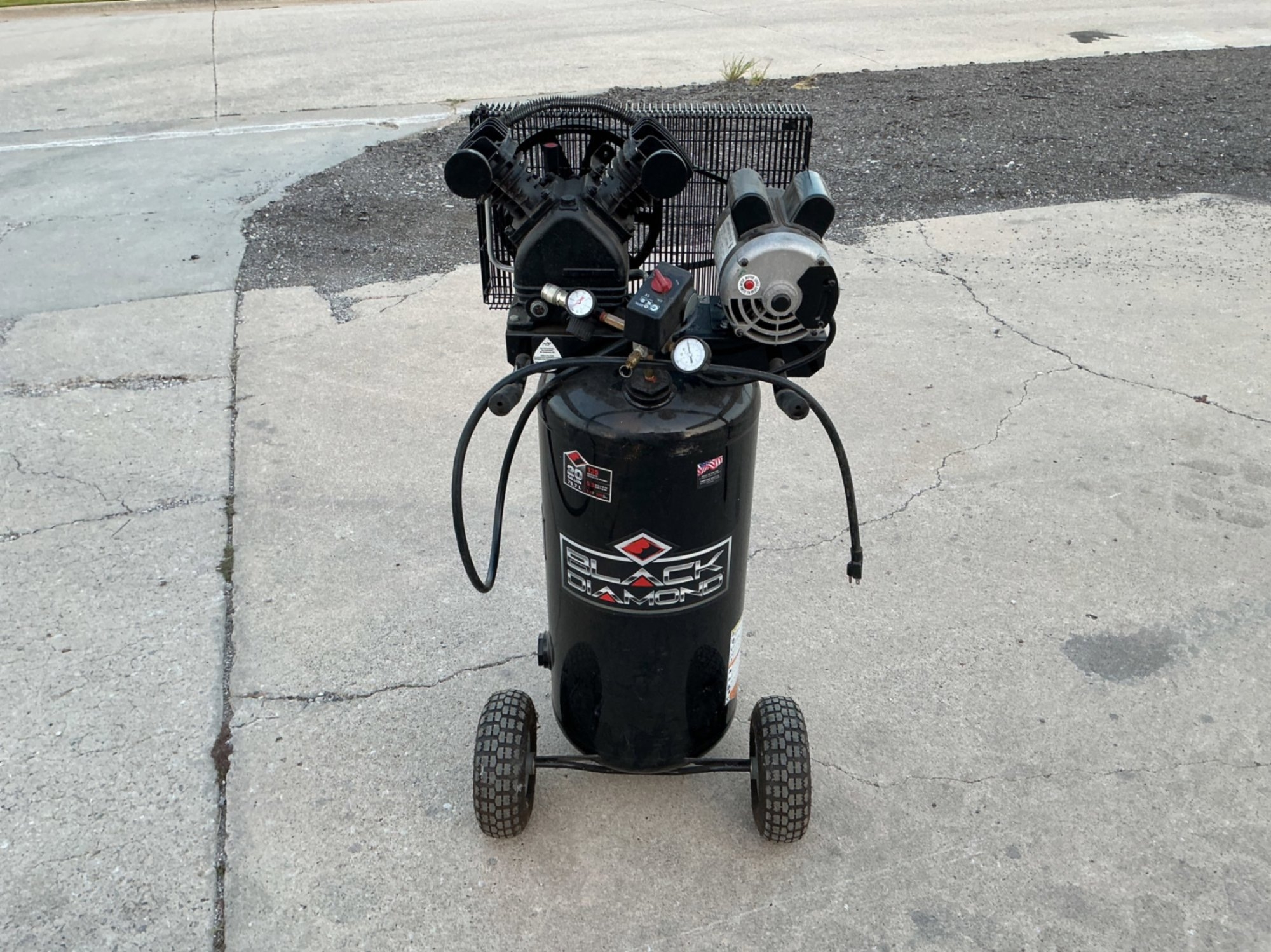 BLACK DIAMOND AIR COMPRESSOR (A53843)