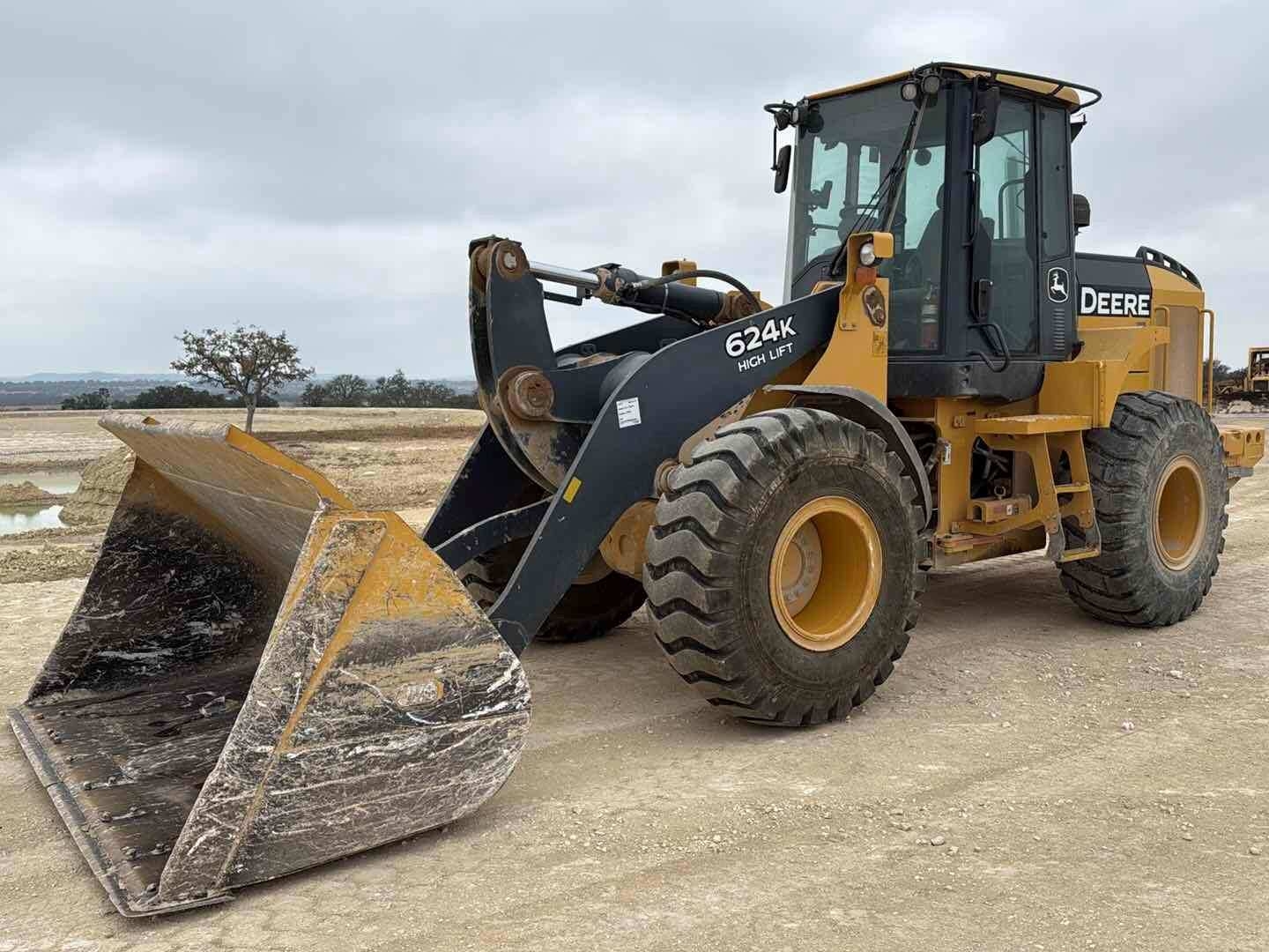 JOHN DEERE 624K WHEEL LOADER (A58214)