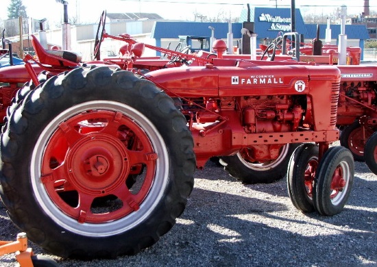 Farmall H.jpg