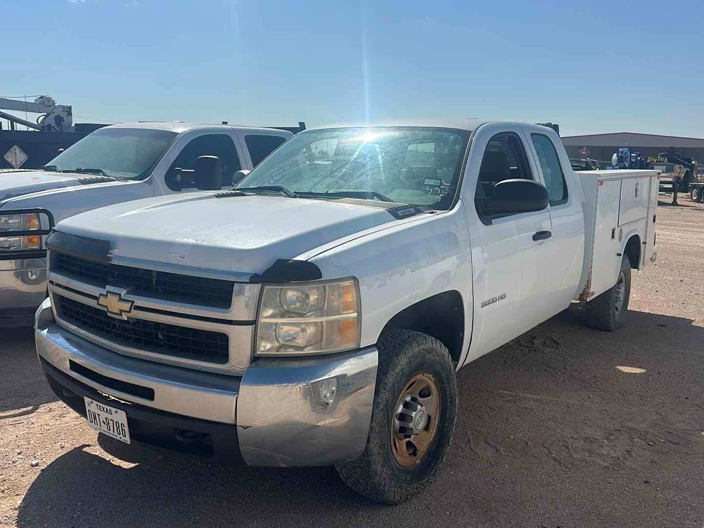 2010 CHEVROLET SILVERADO 3500 (A52472)