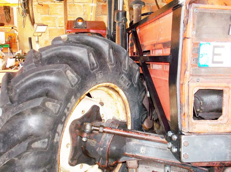 FEL brace tire clearance.jpg