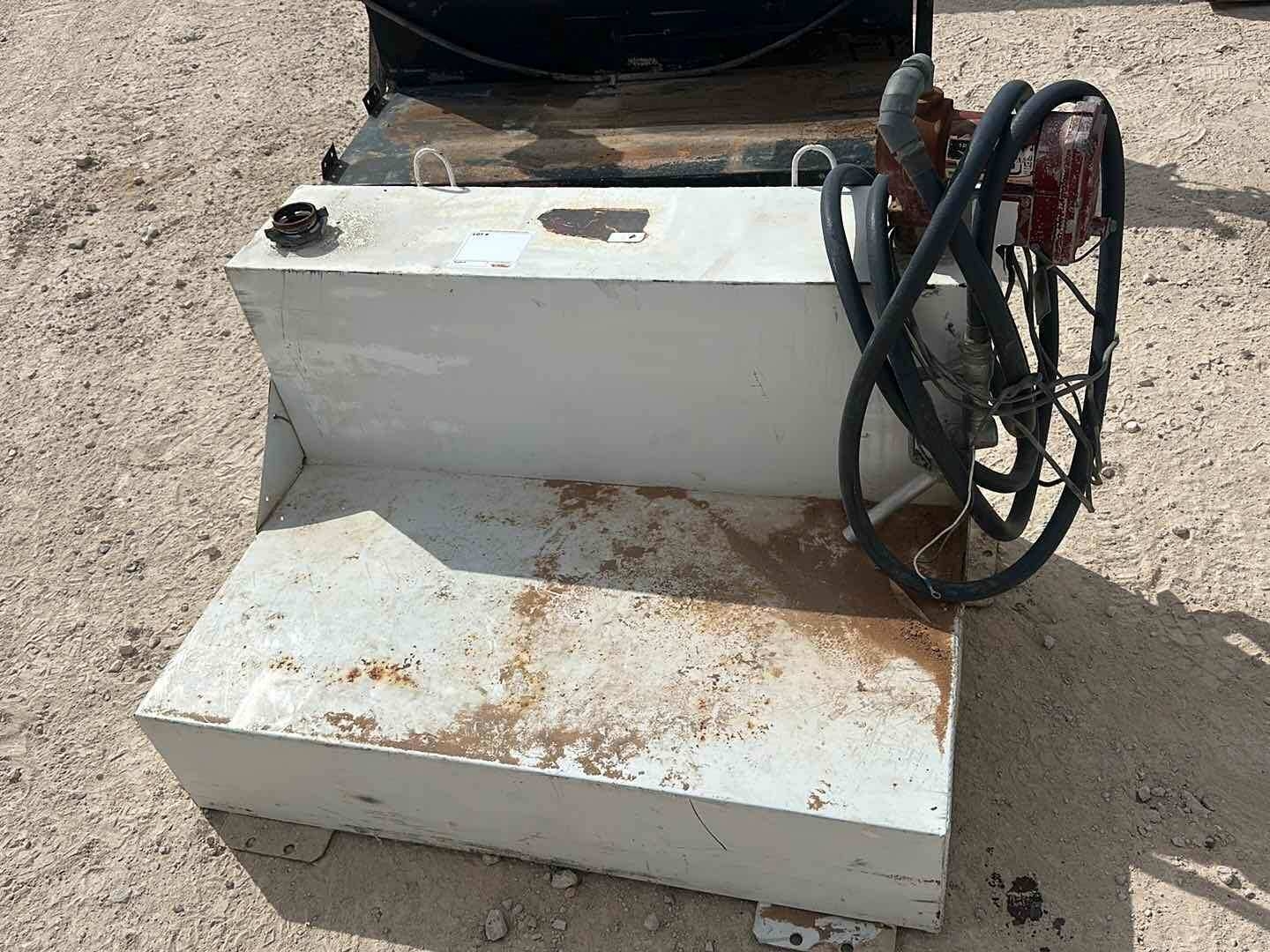 100 GAL FUEL TANK W/PUMP (A52472)