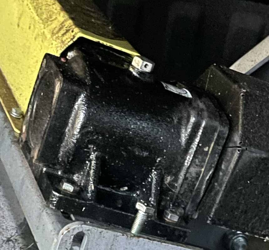 Flail mower Betstco EF155 gearbox.jpg