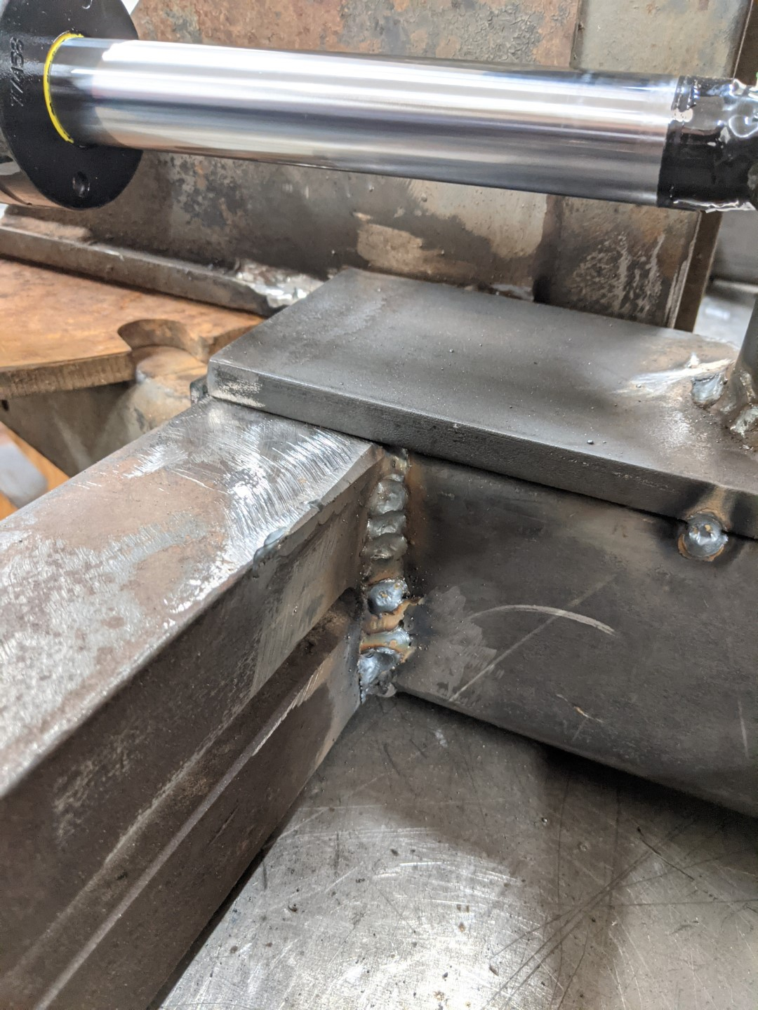 Frame vertical weld (Large).jpg